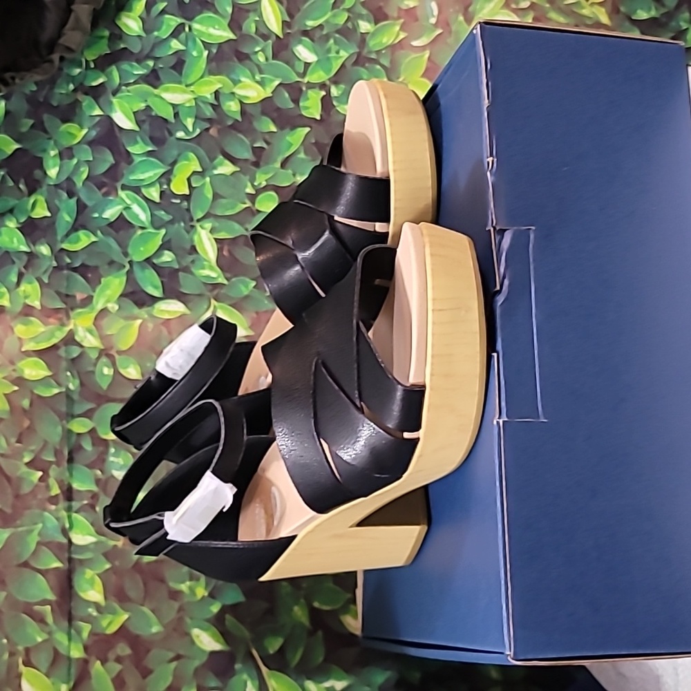 Dr. Scholls Blissful platform sandals
